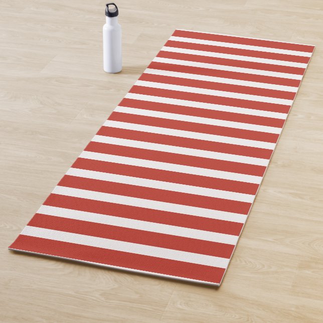 Cool retro red and white stripes  yoga mat (In Situ)