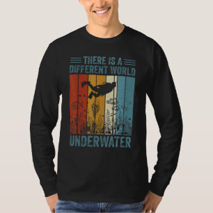 Cool Scuba Diving In Super Vintage Style T-Shirt