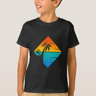 Cool summer vacation men women sunset beach palm T-Shirt
