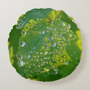 Cool Waterdrops On Green Leaf Round Pillow