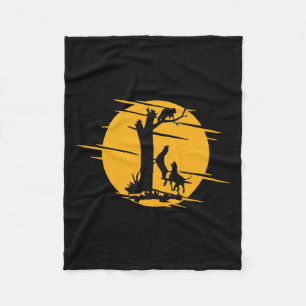 Coon Hound Dog Treeing A Raccoon Howling - Fun Coo Fleece Blanket