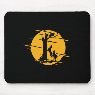 Coon Hound Dog Treeing A Raccoon Howling - Fun Coo Mouse Pad