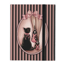 Jeune femme élégante et chat noir