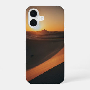 Coque iPhone 16 Coucher de soleil vintage sur les dunes