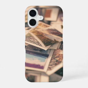 Coque iPhone 16 Pile de photographies Vintages