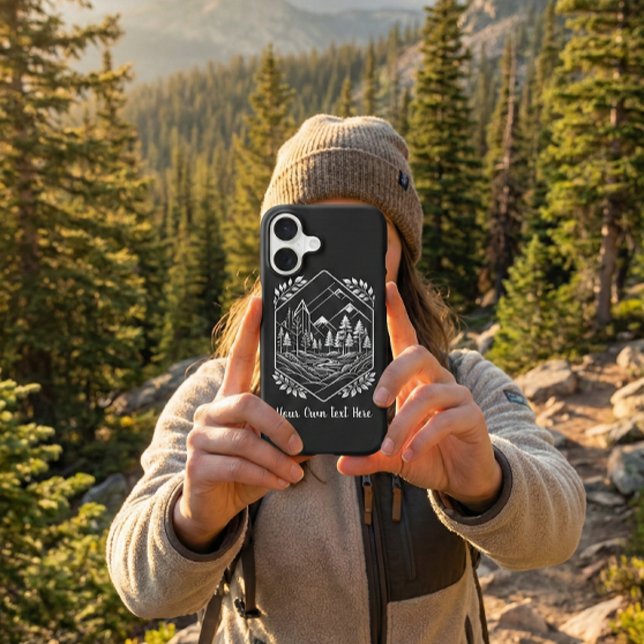 Coque iPhone 17 Mountain Forest avec texte modifia (iPhone 17 Mountain Forest Case. Outdoor adventure hiker gift! Editable Your Text design.)
