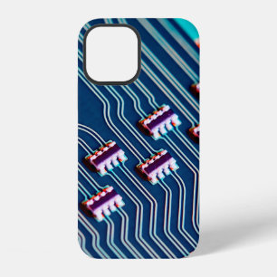 Coque iPhone 12 Carte de circuit électronique de près. arrière-pla