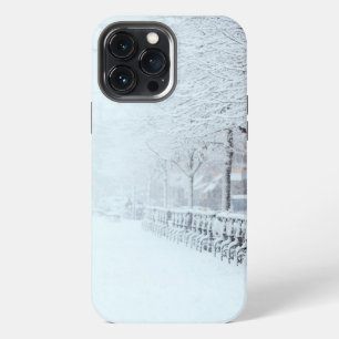 Etui iPhone 13 Pro Max Chemin hivernal enneigé 