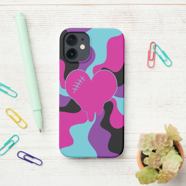 Coque iPhone Fonte cardiaque - rose, violet, bleu et noir (Sur le bureau)