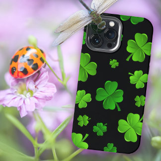 Etui iPhone 13 Pro Max Irlandais Green Clovers à quatre feuilles Lucky