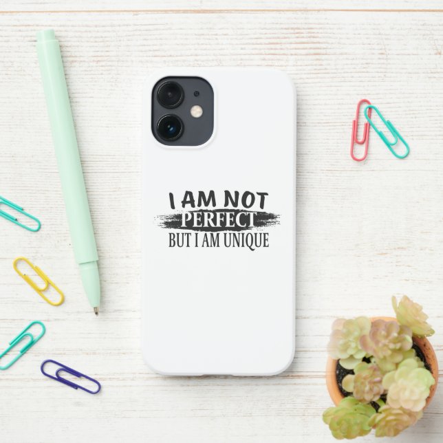 Coque iPhone Je ne suis pas parfait, mais je suis unique (Sur le bureau)