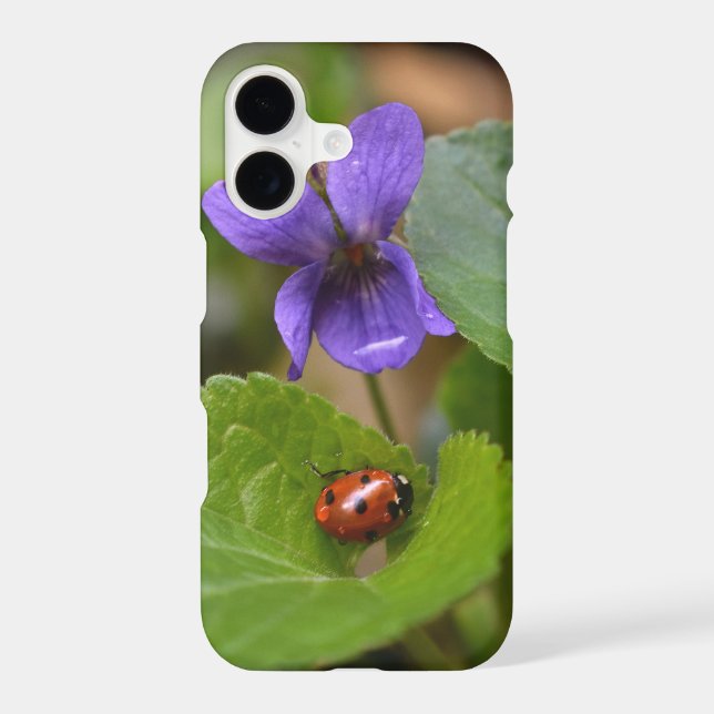 Coque iPhone Ladybug sur les fleurs de violet doux (Verso)