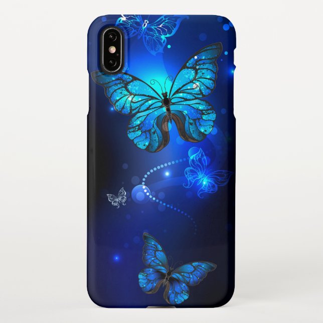 Coque iPhone Le papillon morpho dans l'Arrière - plan sombre (Dos)
