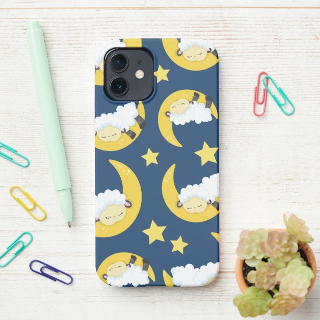 Coque iPhone Motif mouton, Mouton couché, Lune, Étoiles (Sur le bureau)