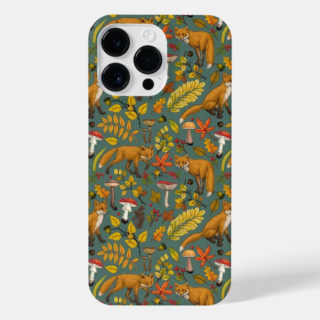Coque iPhone Renard d'automne sur pin vert (Verso)