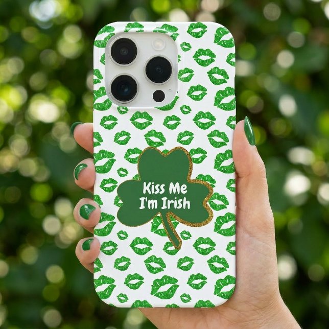 Coque iPhone Téléphone Saint-Patrick jour de la Saint-Patrick « (St Patricks Day Kiss Me I'm Irish Green & Gold Clover Phone Case)