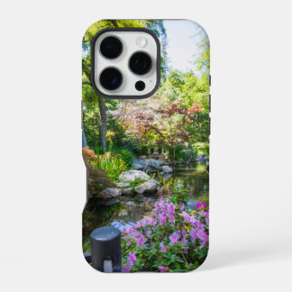 Coque iPhone 16 Pro un beau paysage printanier dans le jardin