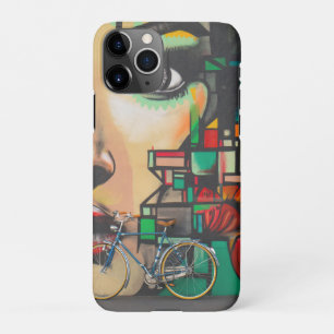 Coque iPhone 11Pro Vélos sur le mur de Graffiti
