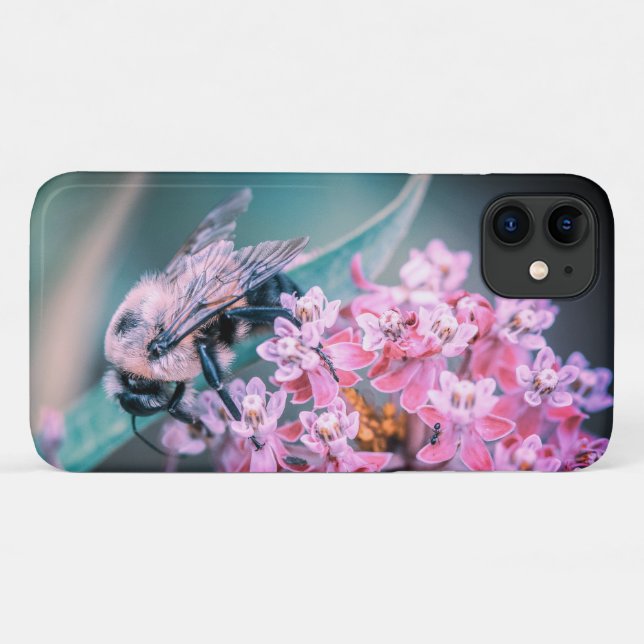 Coques Case-Mate iPhone Abeille sur une floraison rose (Dos (Horizontal))