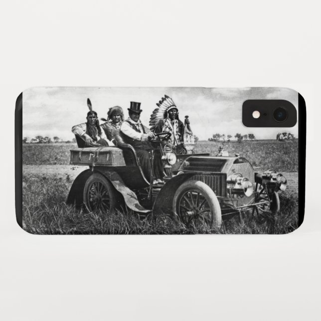 COQUES Case-Mate iPhone APACHES ET GERONIMO CONDUISANT UNE VOITURE À MOTEU (Dos (Horizontal))
