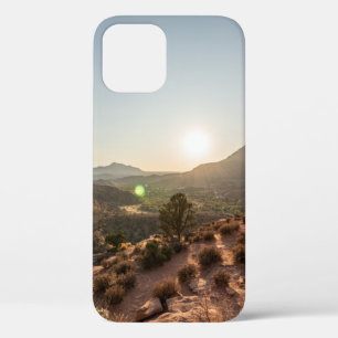 Case-Mate iPhone CASE ARBRES VERTS SUR MONTAGNE BROWN EN JOURNÉE