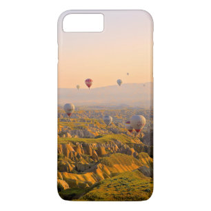 Coque iPhone 8 Plus/7 Plus Ballons à air chauds au-dessus d'un beau relief