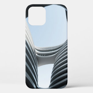 Case-Mate iPhone CASE BÂTIMENT EN BÉTON BLANC ET NOIR SOUS LE CIEL BLEU 