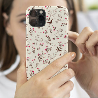 Coque iPhone 15 Pro Belle Fleur sauvage Initiale design