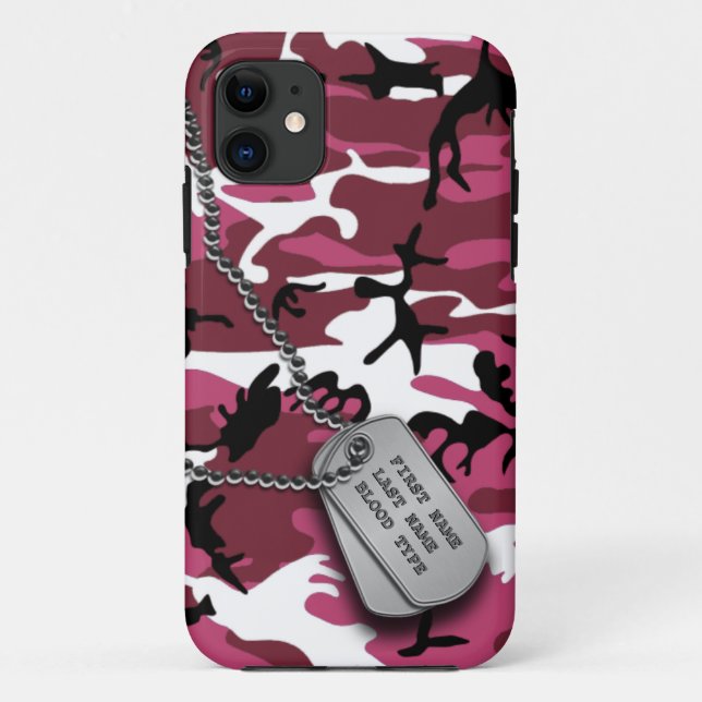 Coques Case-Mate iPhone Camo rose avec des étiquettes de chien (Dos)