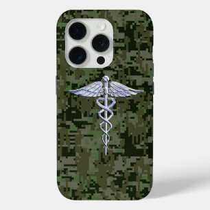 Coque iPhone 15 Pro Chrome Comme Caduceus Symbole sur Camouflage Vert