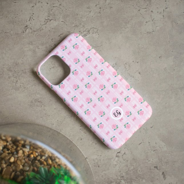 Coques Case-Mate iPhone Coquette Plaid Ruban et rose Rose (pink plaid phone case on a counter top
)