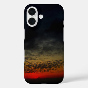 Coque Pour iPhone 16 Coucher de soleil avant la tempête
