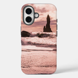 Coque Pour iPhone 16 Coucher de soleil sur la plage de sable noir de Re