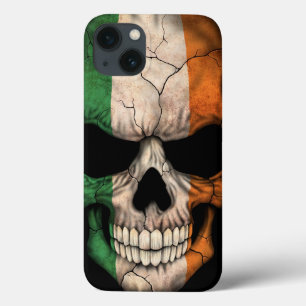 iPhone 13 Case Crâne irlandais de drapeau sur le noir