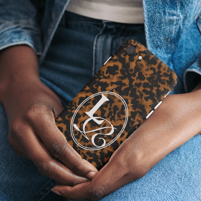 Coques Case-Mate iPhone Élégante typographie Monogram Tortoise Shell (Add charm to your phone with this Elegant Typography Monogram Tortoise Shell Phone Case!)