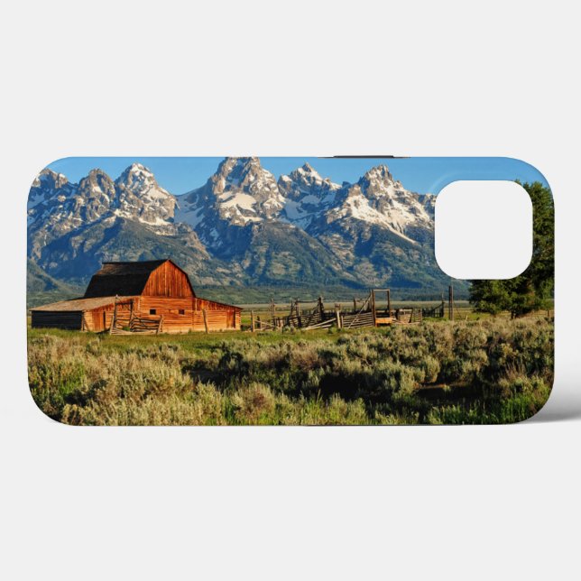 Coques Case-Mate iPhone Farms | Barn Shadowed by Snow Capped Mountains (Verso (horizontal))