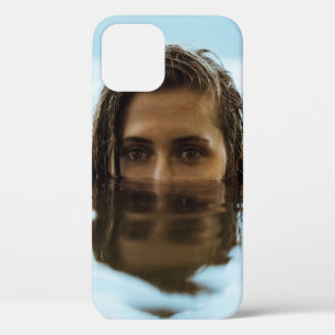 Case-Mate iPhone Case Femme dans le plan d'eau le matin