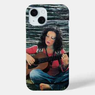 Coque Pour iPhone 15 Femme Jouant De La Musique Avec Guitare Acoustique