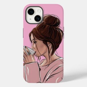Coque Pour iPhone 14 Fille au Chignon Décoiffé Boit du Café Rose Pastel