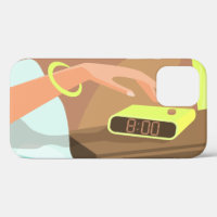 Filles main poussant sur le bouton snooze du révei