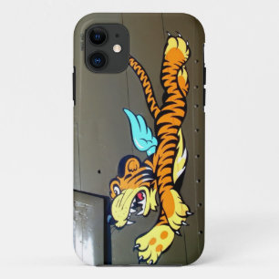 Coque iPhone 11 Flying Tiger Nose Art (Poids Vintage P-40)