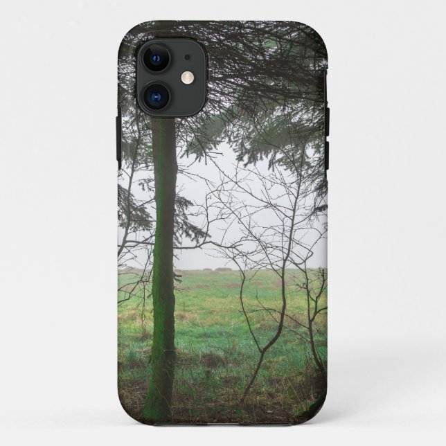 Coques Case-Mate iPhone Forest overlooking clearing in the fog (Dos)