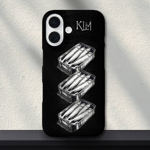 Coque Pour iPhone 16 Grunge d'art de la sardine noire Dessin Monogramme
