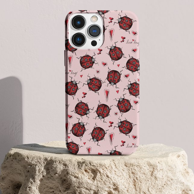 Coques Case-Mate iPhone Jolie rose Ladybug Hearts Love Bug Illustration (Cute Hand-Drawn Red Ladybugs, Red Hearts & Hand-Written "Love Bug" against a Pink Background.)