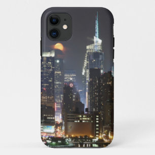 Coques Pour iPhone La lune se lève au-dessus du Midtown New York.