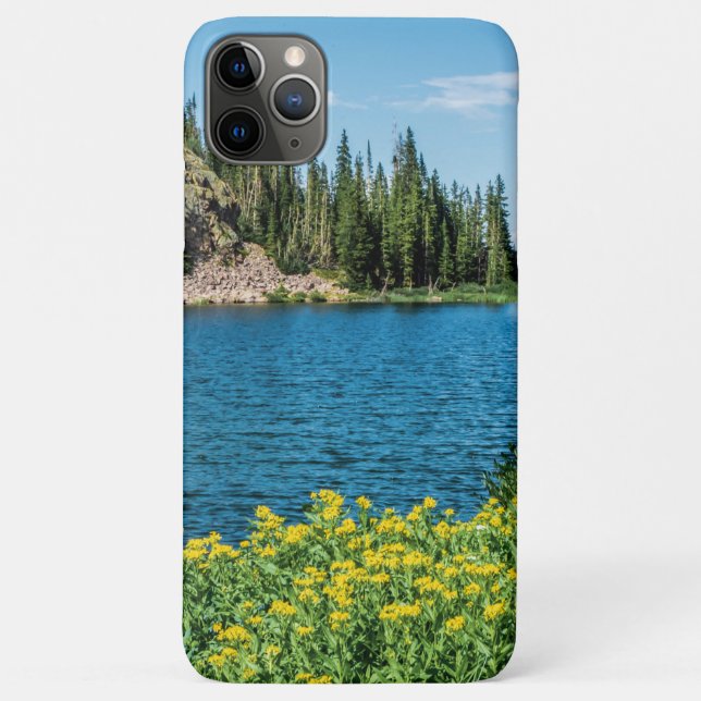 Coques Case-Mate iPhone Lac aux fleurs jaunes // Paysage des montagnes (Dos)