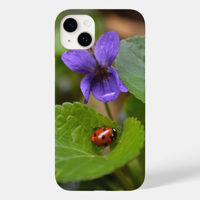 Coques Case-Mate iPhone Ladybug sur les fleurs de violet doux (Verso)