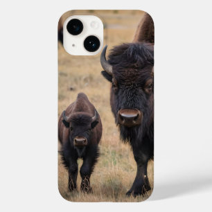 Coque Pour iPhone 14 "L'amour sauvage : le bison et son veau"