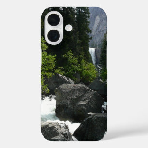 Coque Pour iPhone 16 Les chutes de Vernal au loin à Yosemite