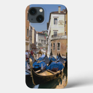 Etui iPhone 13 L'Italie, Venise, gondoles a amarré le long du